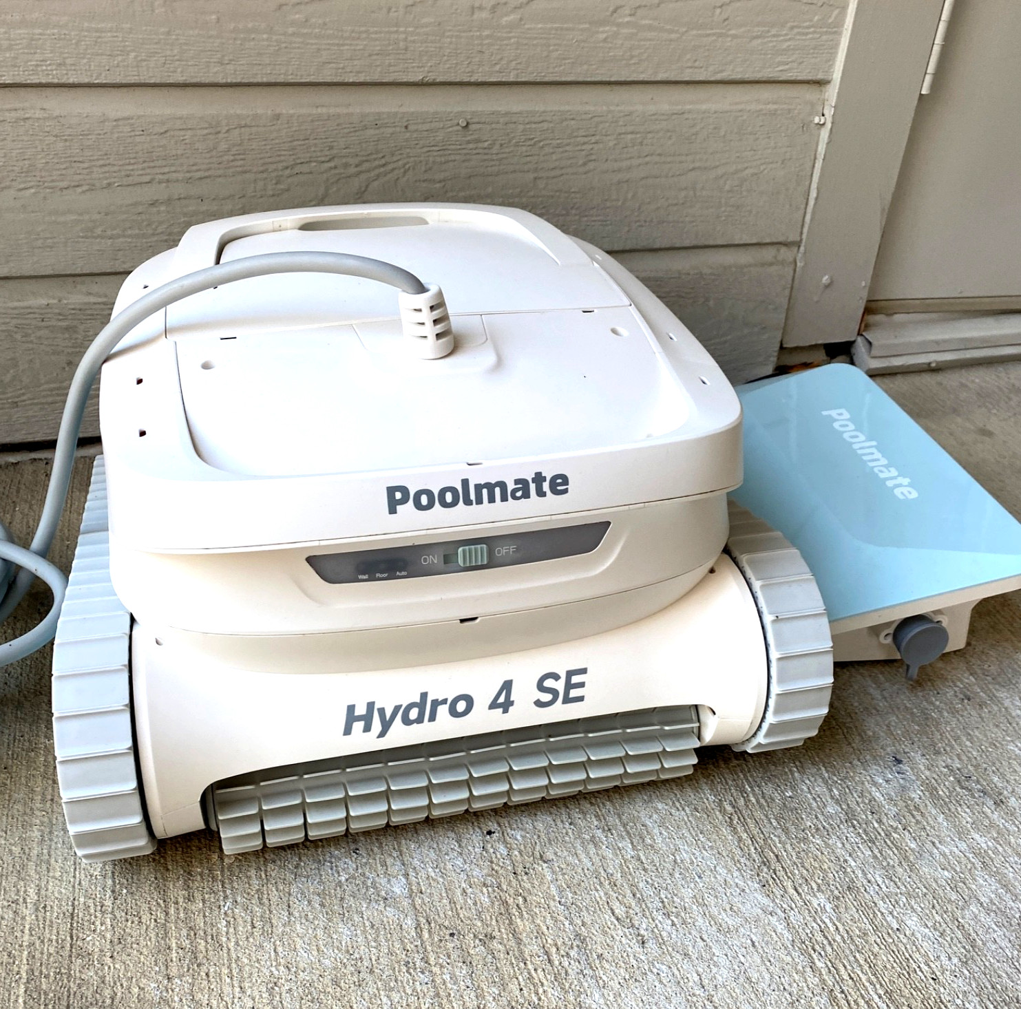 Hydro 4 SE Pool Vacuum Robot Cleaner for Inground Pools