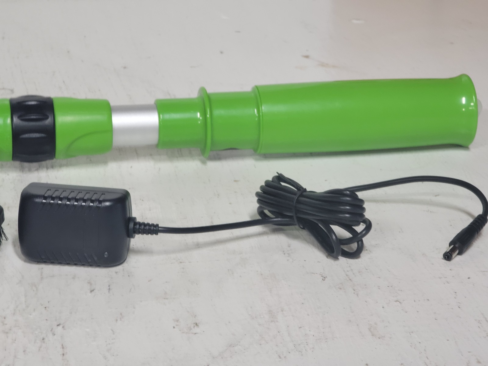 Poolergetic Pool Vacuum Cleaner Green/Black Brush Nozzle & Power Cord OPEN BOX