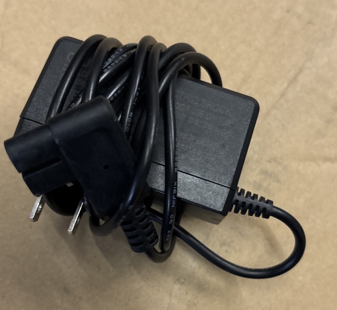 Aiper Scuba SE Cordless Pool Vacuum Cleaner Charging Cord FOR PARTS NOT WORKING