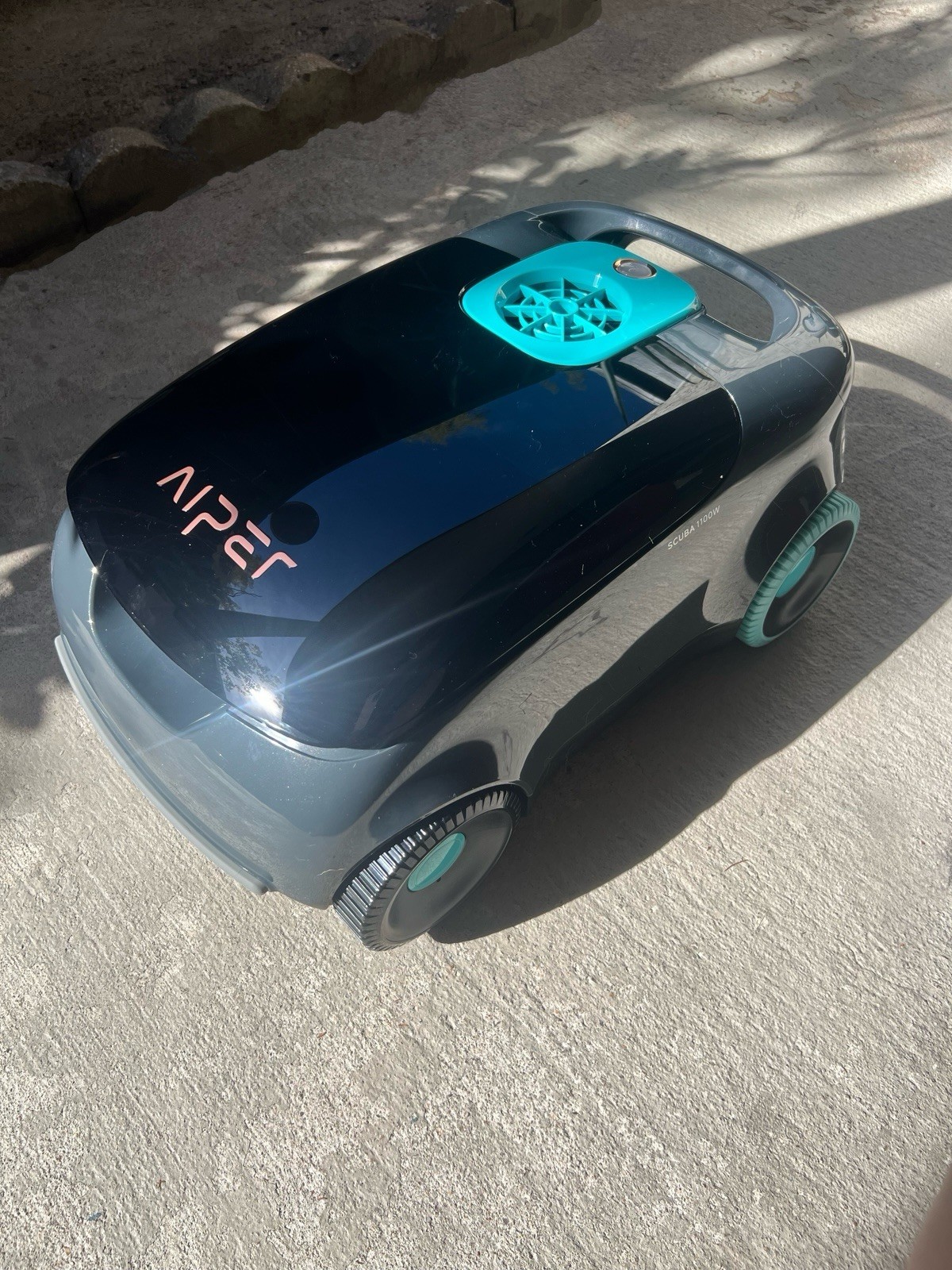 AIPER Scuba E1 Cordless Robotic Pool Cleaner for Above-Ground Pools 1,100 sq ft