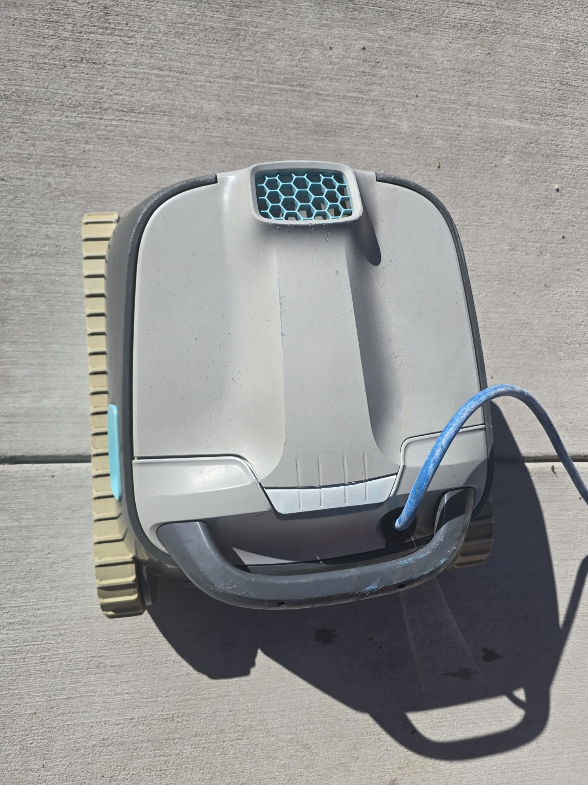 Dolphin S200 Robotic Pool Cleaner For Parts or Repair