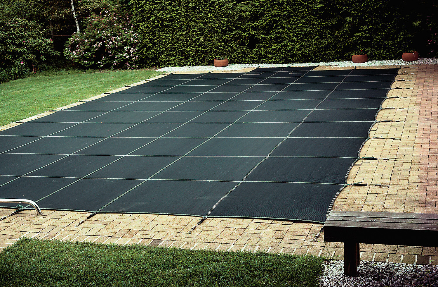 LOOP-LOC GREEN MESH COVER 20′ X 40′ RECTANGLE FOR IN-GROUND SWIMMING POOLS