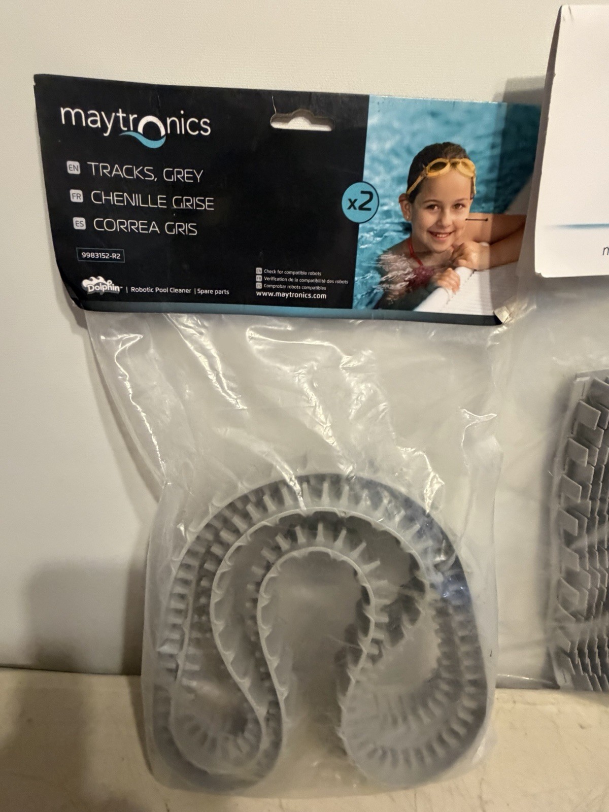 Genuine Maytronics Dolphin Grey Tracks (2-Pack) – Part #9983152-R2 + Brush Fins