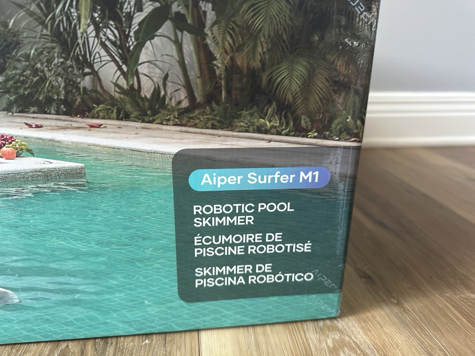 Aiper Surfer M1 Automatic Pool Skimmer Robotic Surface Cleaner Solar-Powered+App