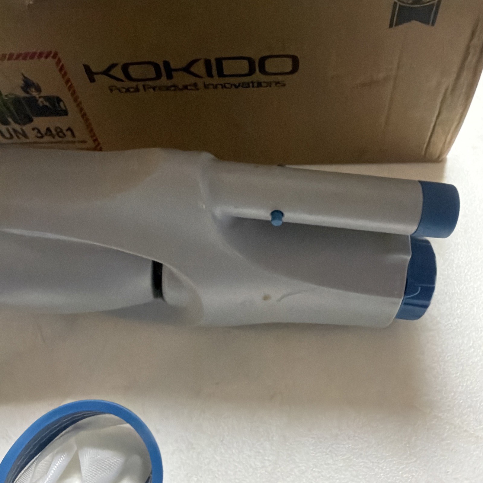 KOKIDO XTROVAC 110 Rechargeable Handheld SWIMMING Pool Vacuum Set Model EV05