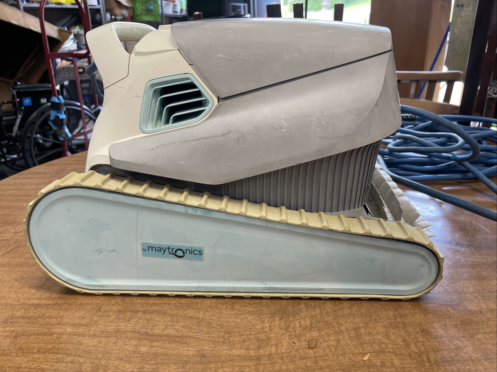 Maytronics Dolphin Active 30i Robotic Pool Cleaner