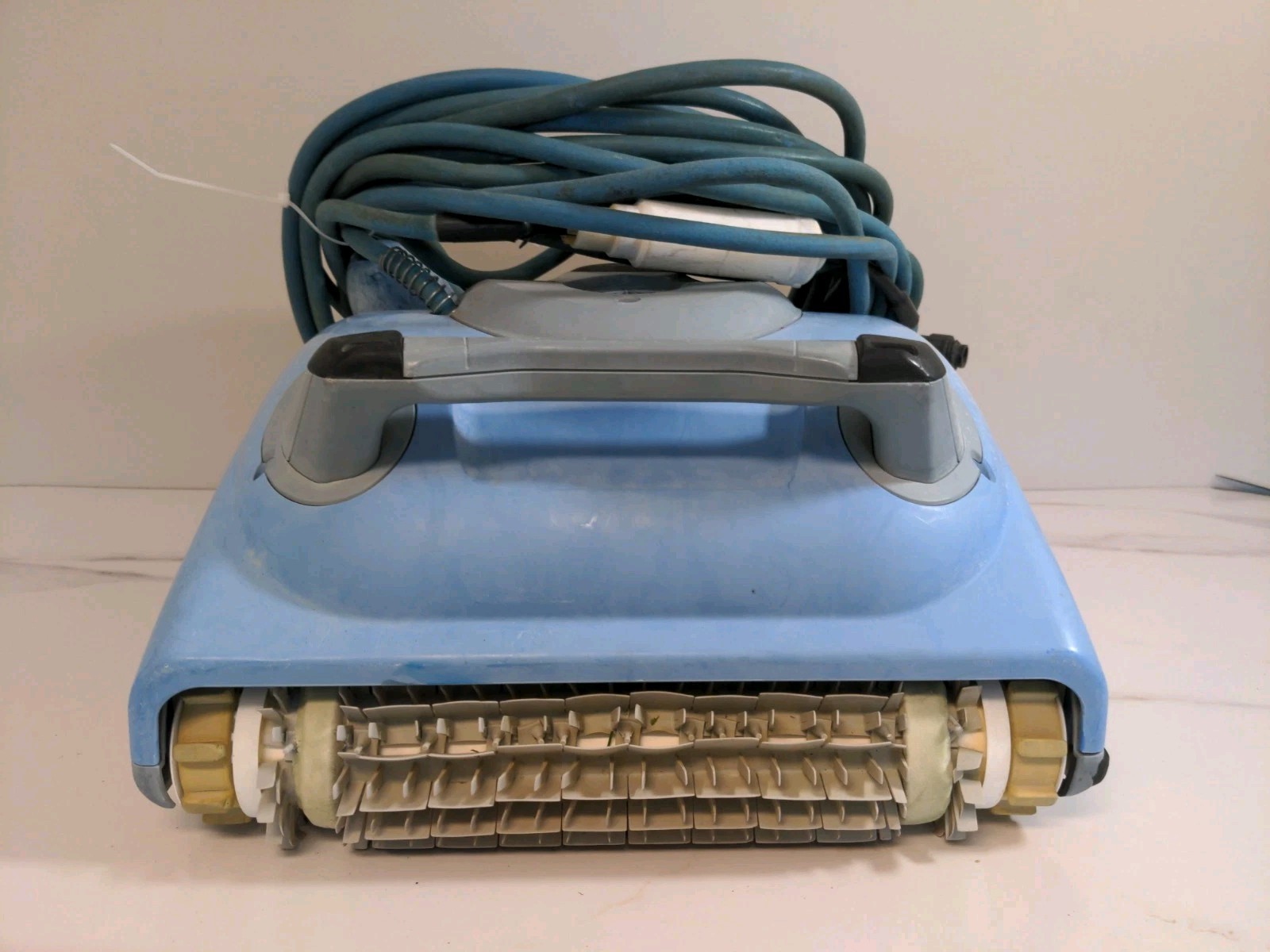 Maytronics Dolphin Supreme M3 Automatic Pool Vacuum Cleaner 60 Foot Hose Power