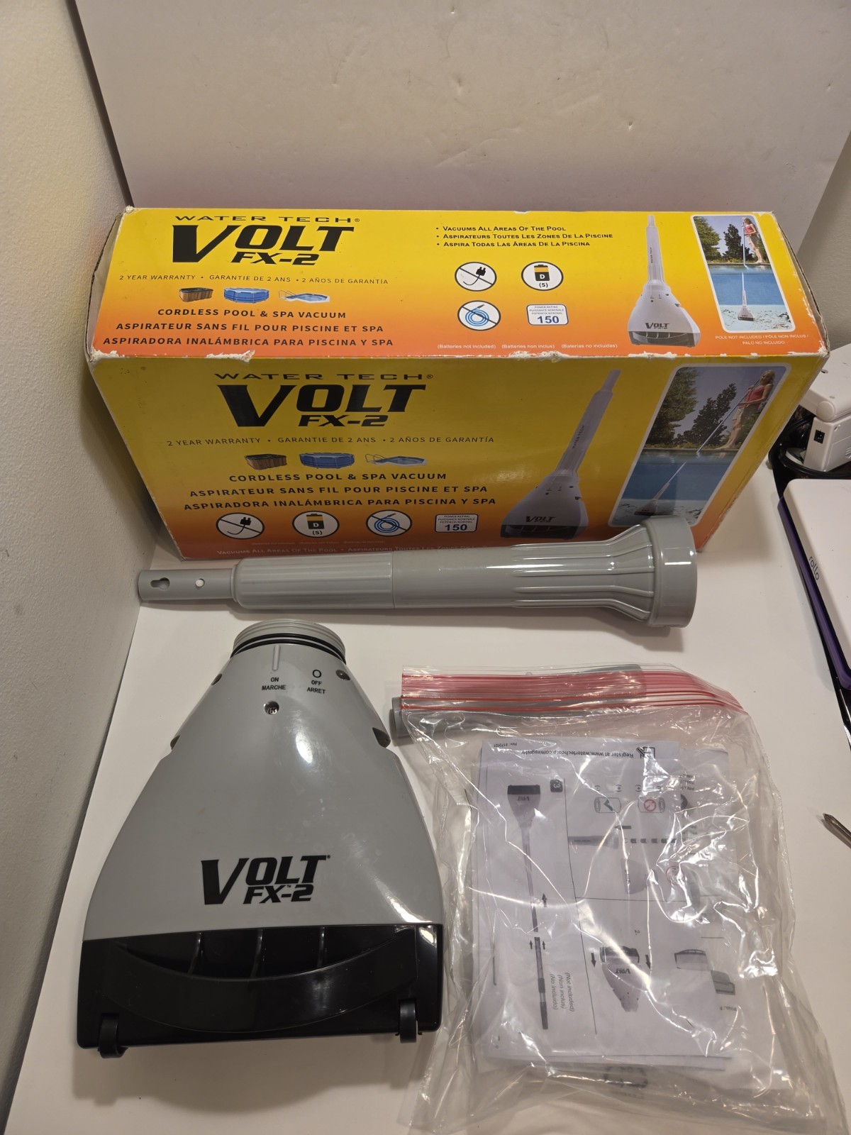 Pool Blaster Volt FX-2 Pool Vacuum, 7.5 VDC, Gray/Black, CE-Approved