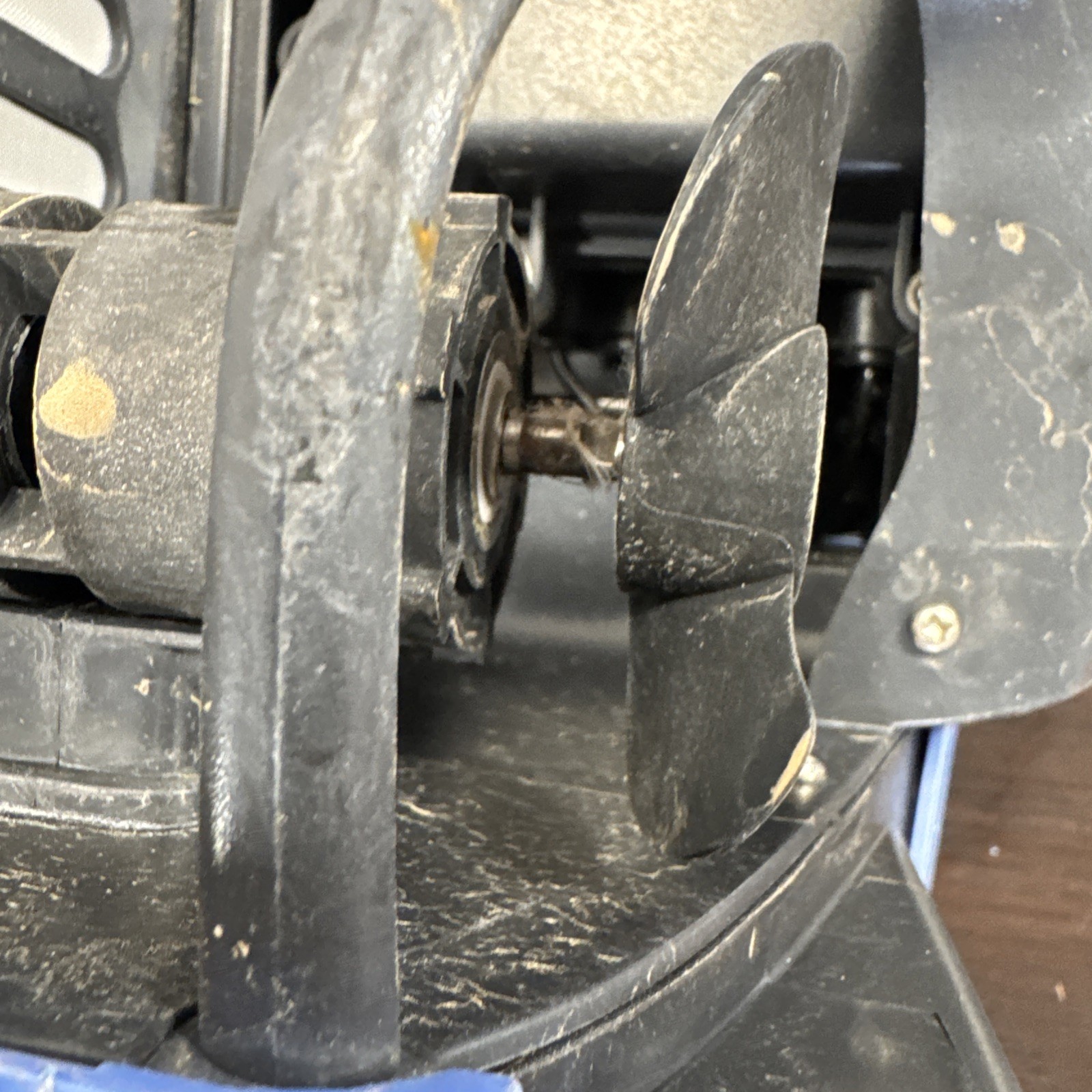 Betta SE – Solar-Powered Robotic Pool Skimmer – Not Working – As Is