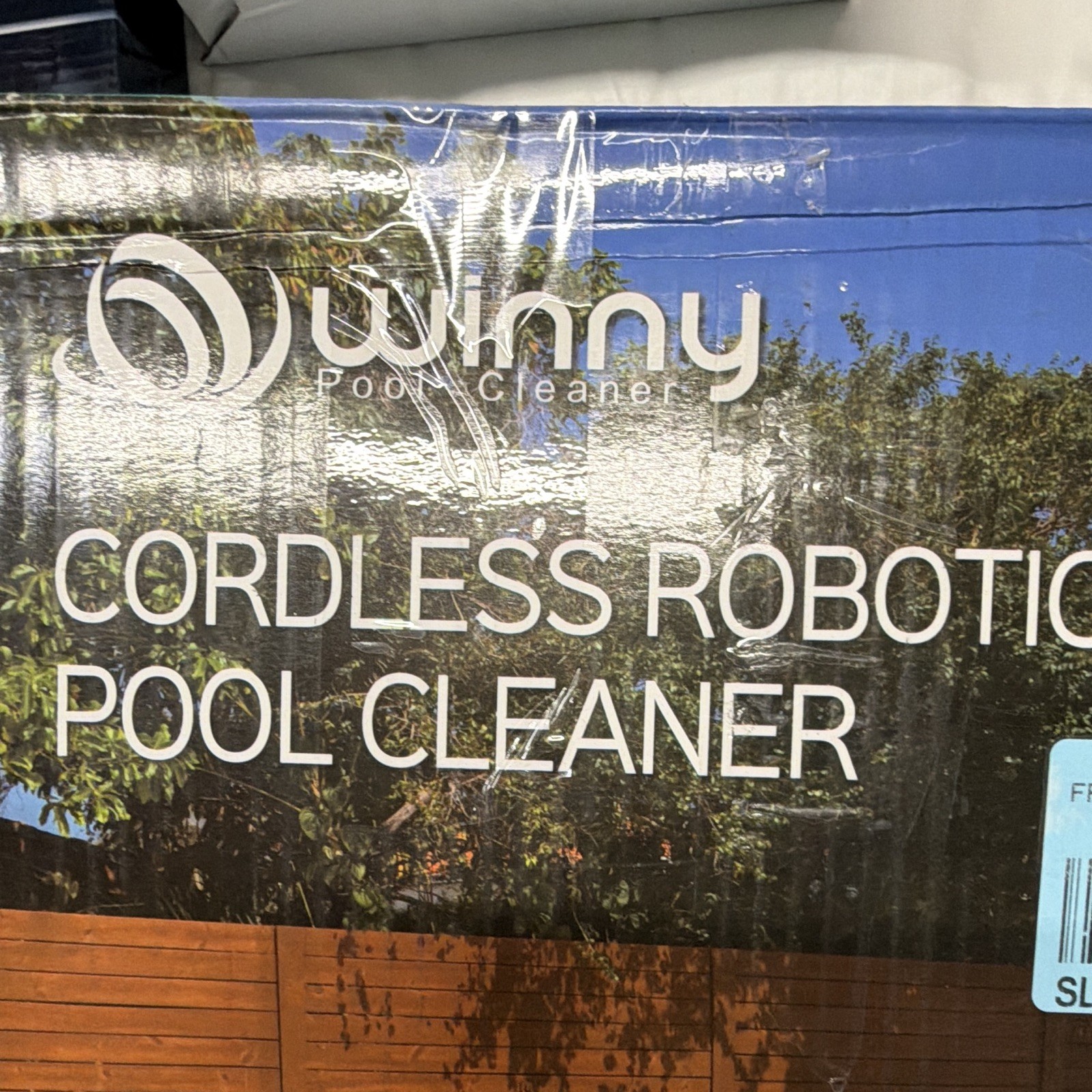 Winny Cordless Robotic Pool Cleaner White/Black Model USW1102PO032