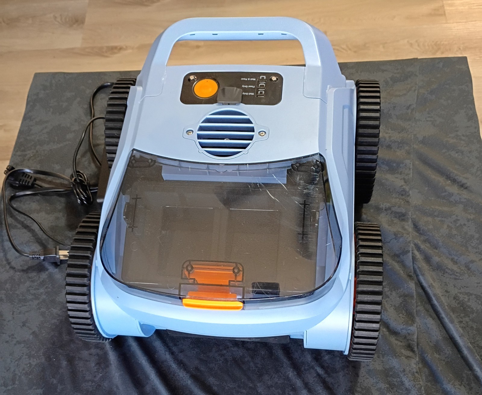 Zyerch Robotic Cordless Pool Vacuum for Pool Floor Wall 150min Run upto 2000sqft