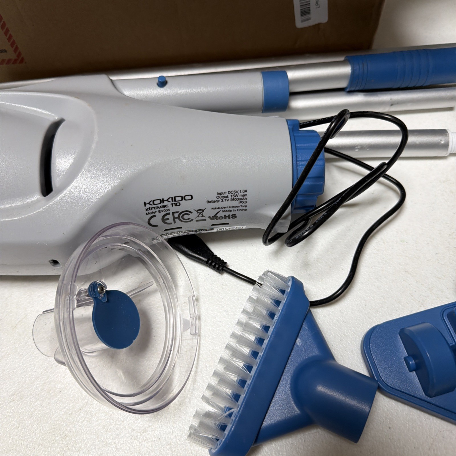 KOKIDO XTROVAC 110 Rechargeable Handheld SWIMMING Pool Vacuum Set Model EV05