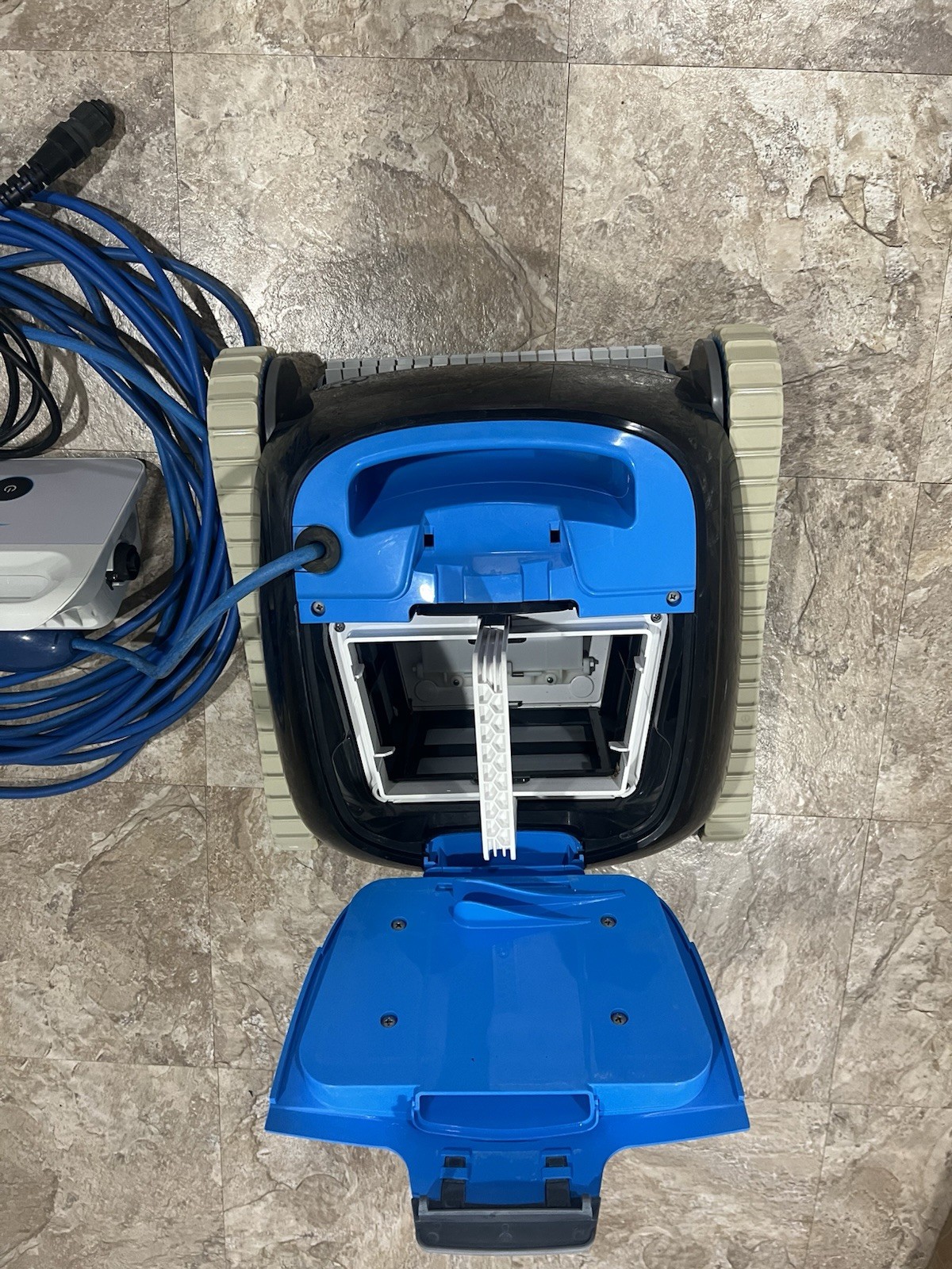 Dolphin Nautilus CC Pool Cleaner