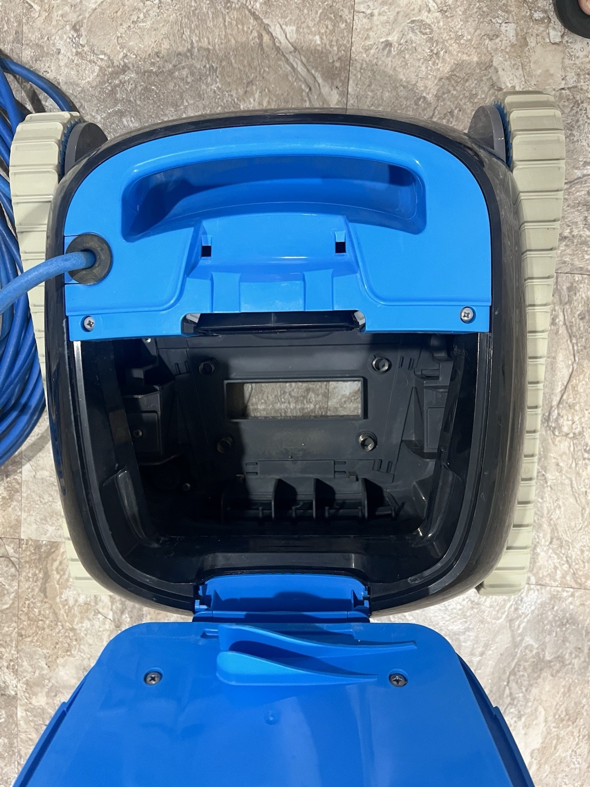 Dolphin Nautilus CC Pool Cleaner