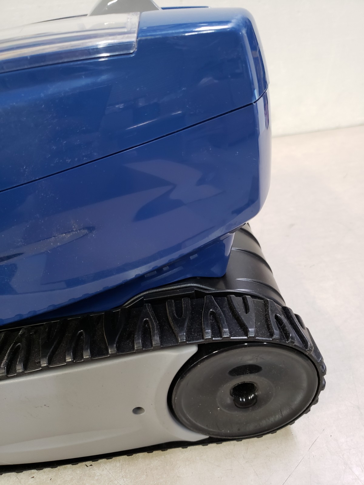 Polaris 7240 Premium Robotic Pool Cleaner – CLEANER UNIT ONLY