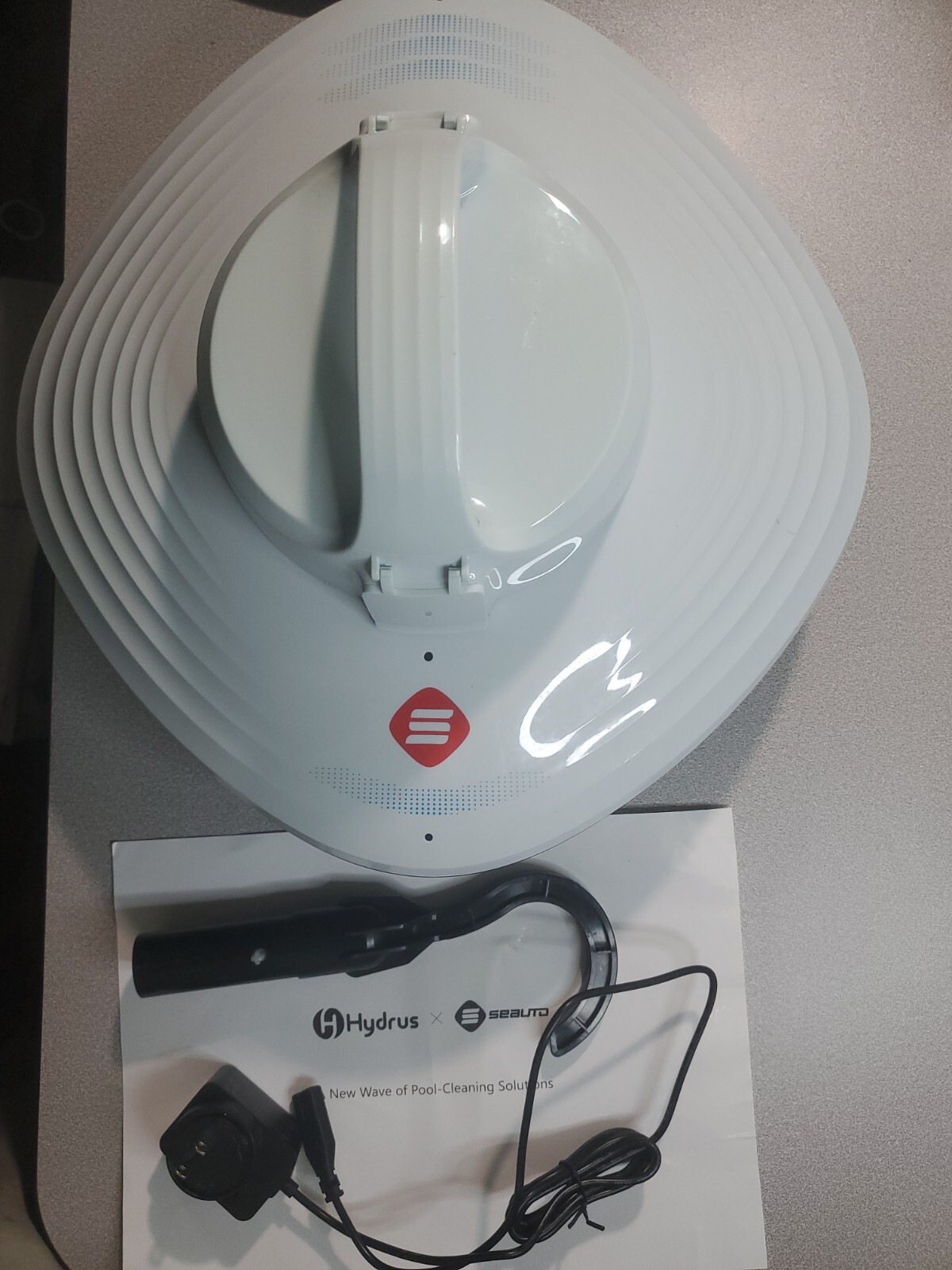Hydrus Cordless Pool Vacuum Robotic Cleaner Automatic Cleaner Robot PC03 IP68