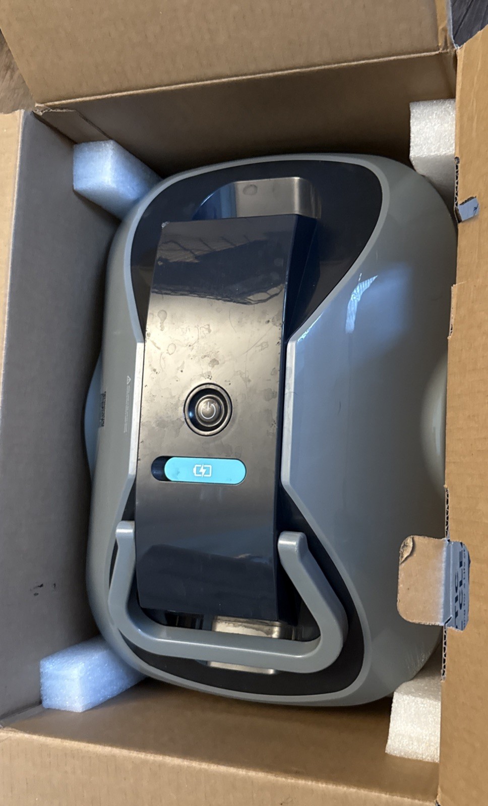 Cordless Robotic Pool Cleaner for Above Ground Pools/ In Ground