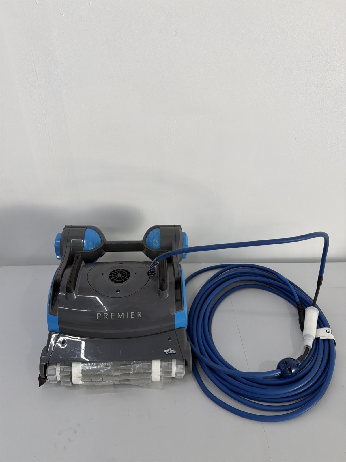 Dolphin Premier Pool Robotic Pool Vacuum
