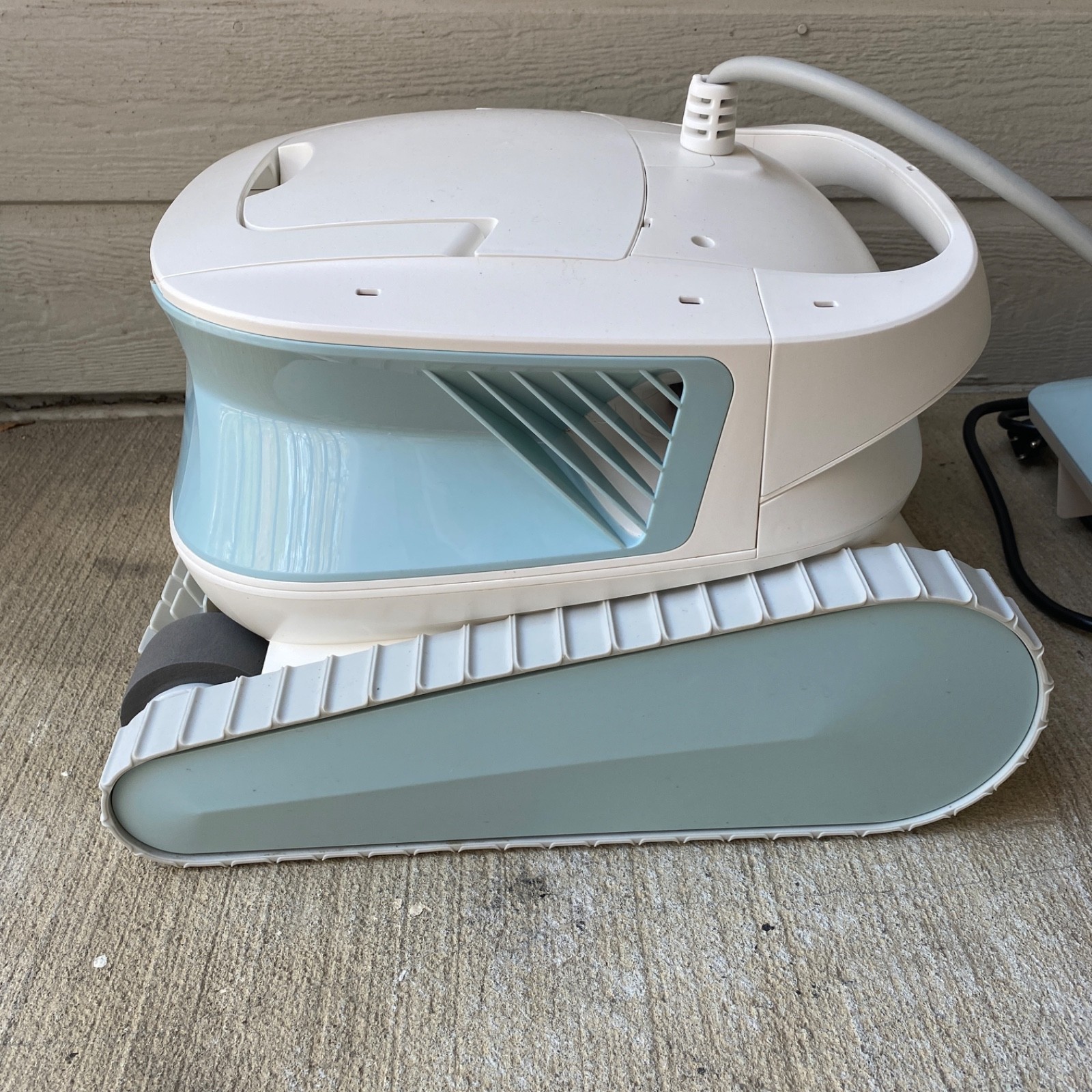 Hydro 4 SE Pool Vacuum Robot Cleaner for Inground Pools