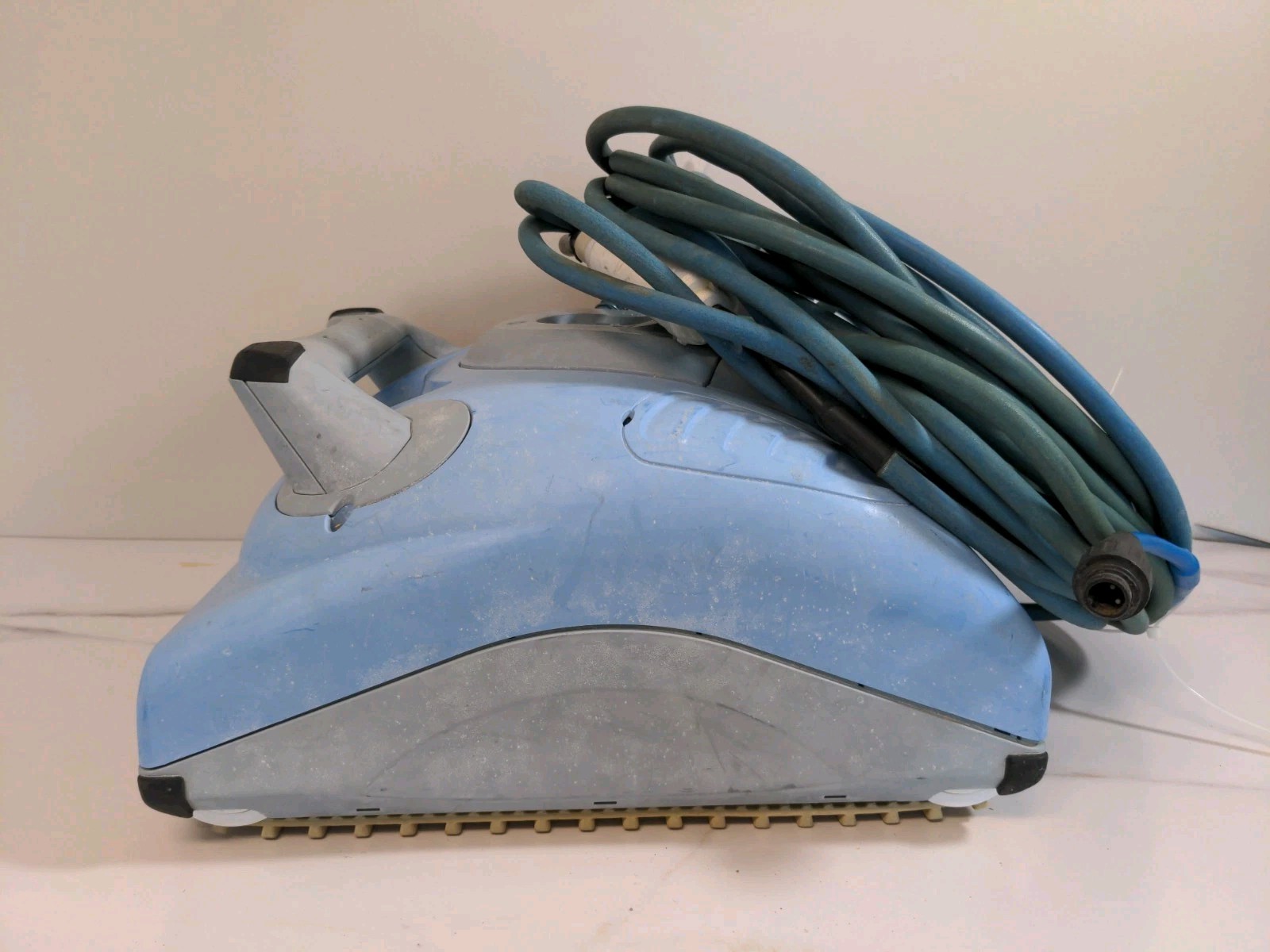 Maytronics Dolphin Supreme M3 Automatic Pool Vacuum Cleaner 60 Foot Hose Power